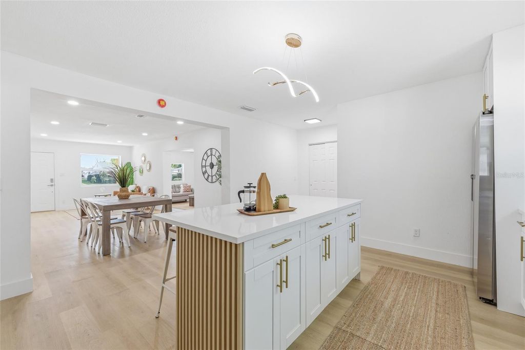 Image 15 of property listing at 3917 W PINE STREET, Tampa, FL 33607