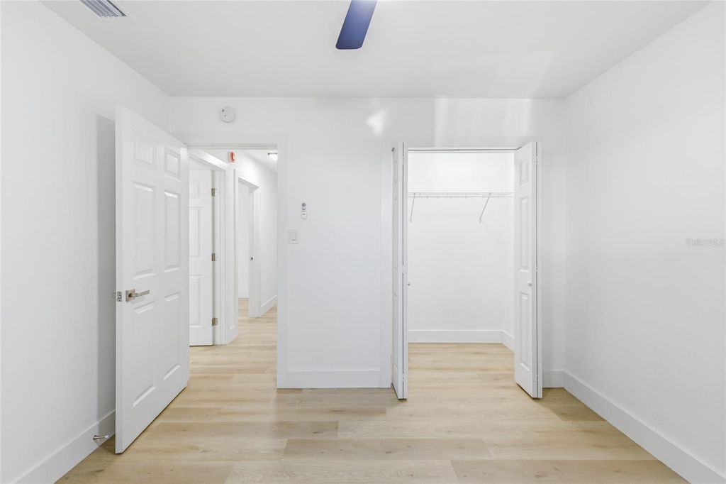 Image 30 of property listing at 3917 W PINE STREET, Tampa, FL 33607