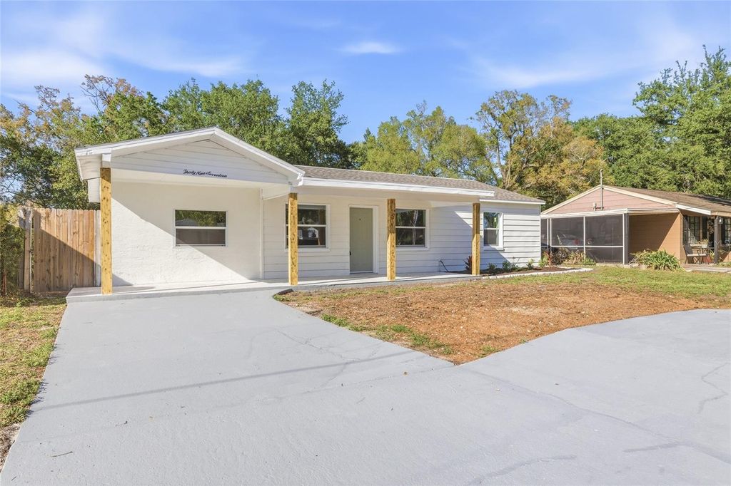 Image 38 of property listing at 3917 W PINE STREET, Tampa, FL 33607
