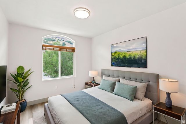 1126 E BENCHVIEW DR, Ogden, UT 84404