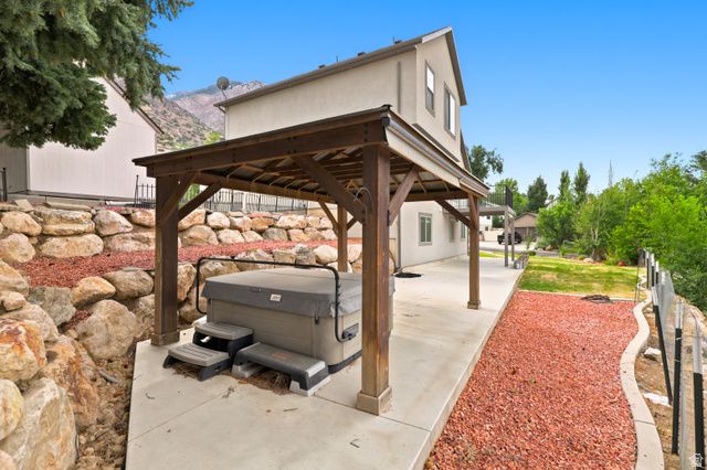 1126 E BENCHVIEW DR, Ogden, UT 84404