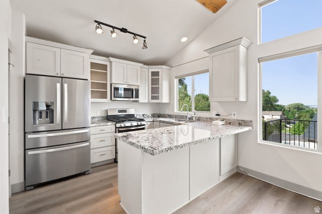1126 E BENCHVIEW DR, Ogden, UT 84404