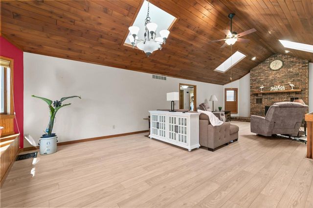1841 EAGLE DRIVE, Neenah, WI 54956
