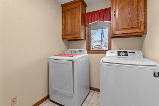 1841 EAGLE DRIVE, Neenah, WI 54956