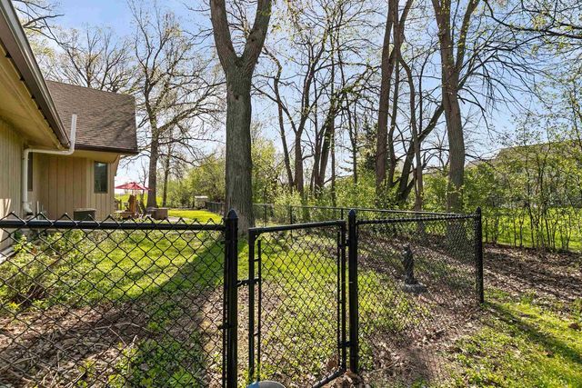 1841 EAGLE DRIVE, Neenah, WI 54956