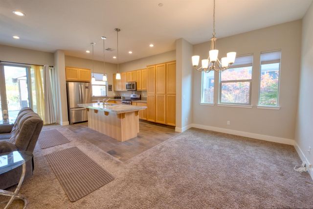 1129 Imperial Lily Dr, Patterson, CA 95363