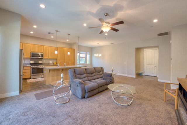 1129 Imperial Lily Dr, Patterson, CA 95363