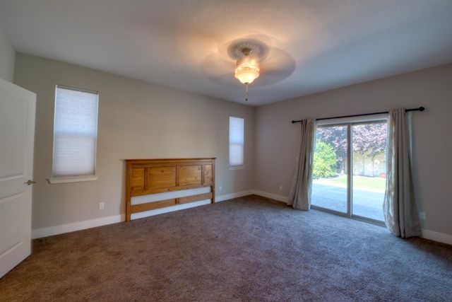 1129 Imperial Lily Dr, Patterson, CA 95363