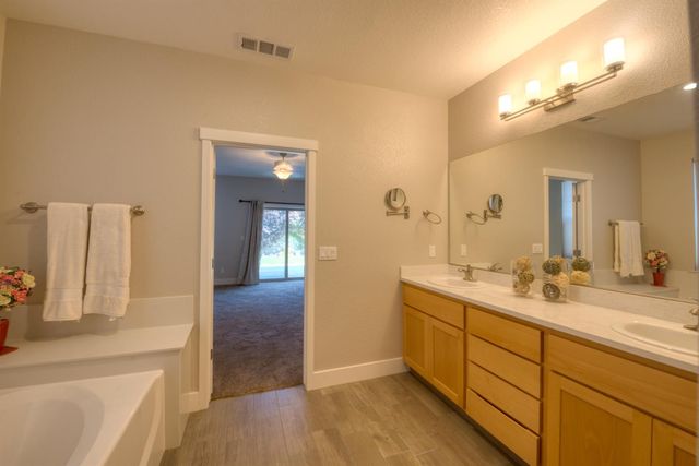 1129 Imperial Lily Dr, Patterson, CA 95363