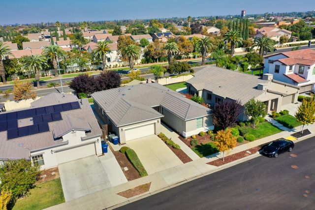 1129 Imperial Lily Dr, Patterson, CA 95363