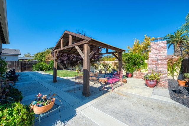 1129 Imperial Lily Dr, Patterson, CA 95363