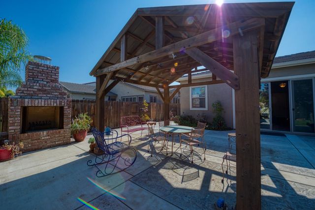 1129 Imperial Lily Dr, Patterson, CA 95363