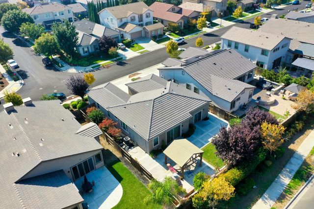 1129 Imperial Lily Dr, Patterson, CA 95363