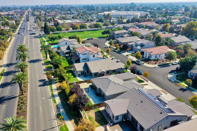 1129 Imperial Lily Dr, Patterson, CA 95363