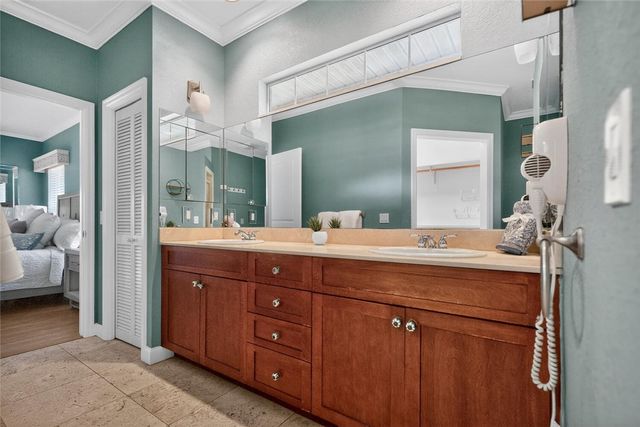 137 SW 38th Court SW, Vero Beach, FL 32968