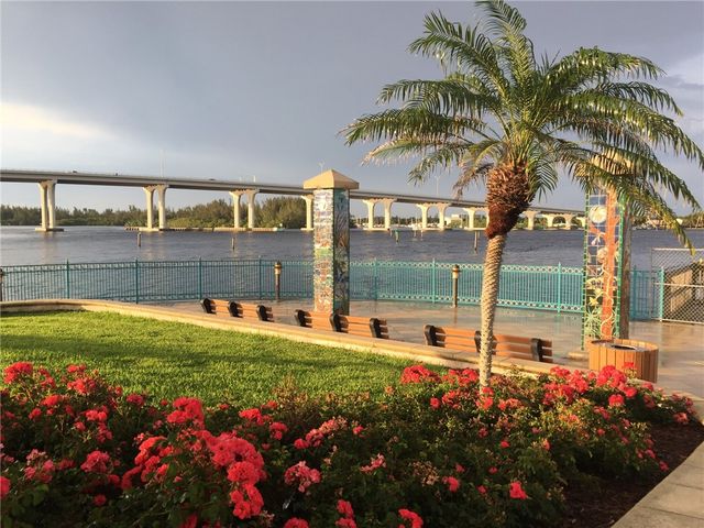 137 SW 38th Court SW, Vero Beach, FL 32968