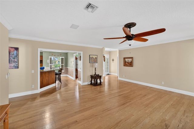 137 SW 38th Court SW, Vero Beach, FL 32968