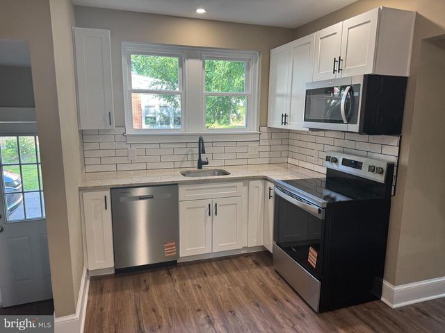 6 WOODROW AVE, Wilmington, DE 19803