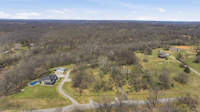 E 161st Street S, Coweta, OK 74429