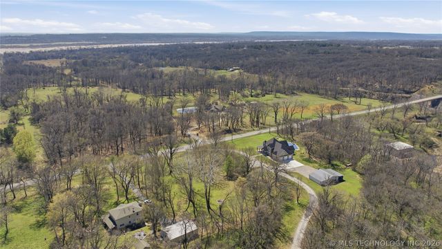 E 161st Street S, Coweta, OK 74429