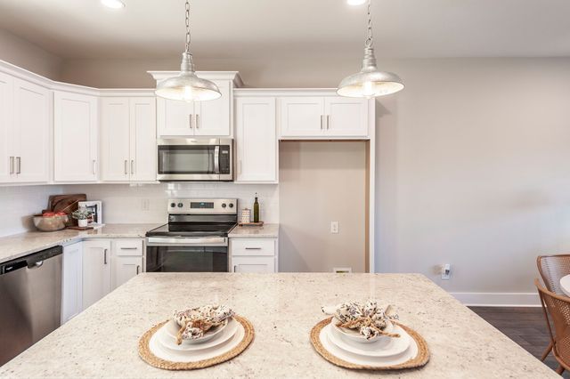 1136 Lock 4 Rd, Gallatin, TN 37066
