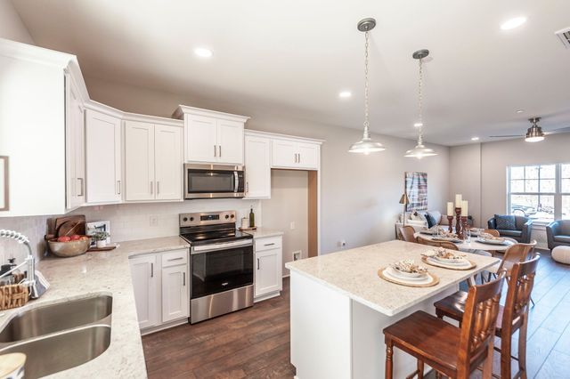 1136 Lock 4 Rd, Gallatin, TN 37066