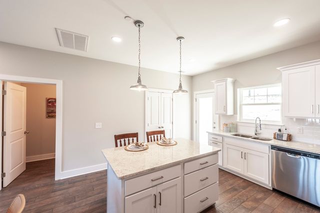 1136 Lock 4 Rd, Gallatin, TN 37066