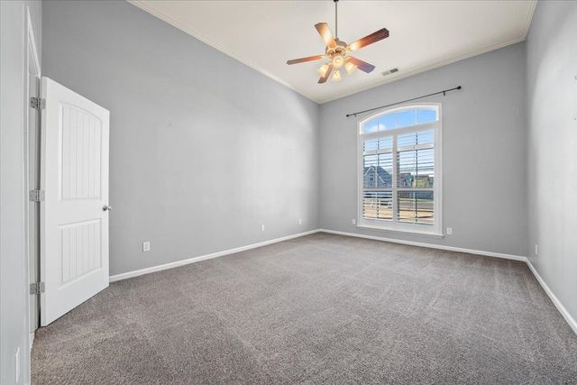 565 CHEROKEE CIR, Oakland, TN 38060