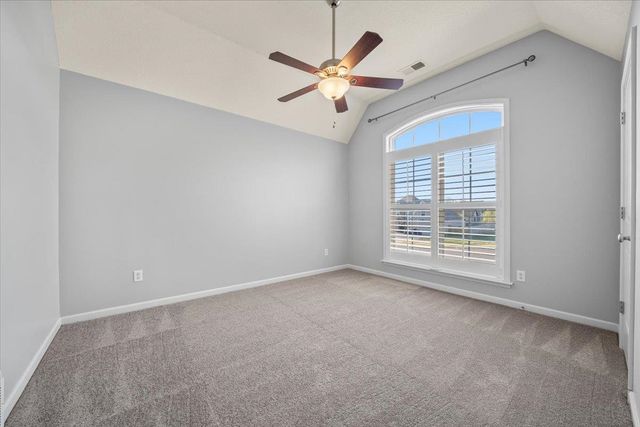 565 CHEROKEE CIR, Oakland, TN 38060