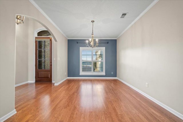 565 CHEROKEE CIR, Oakland, TN 38060