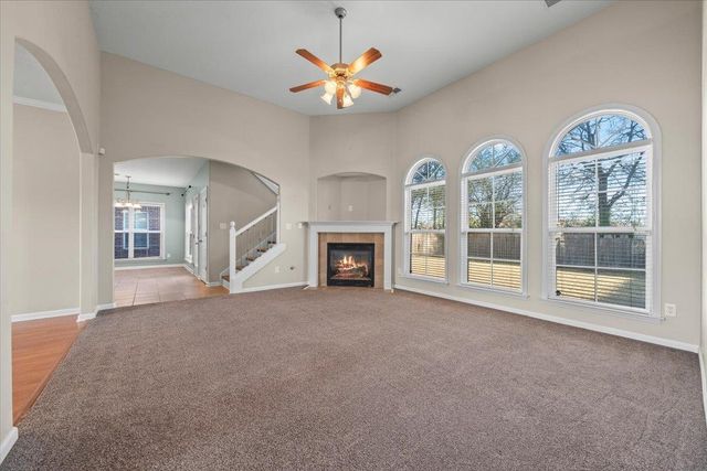 565 CHEROKEE CIR, Oakland, TN 38060