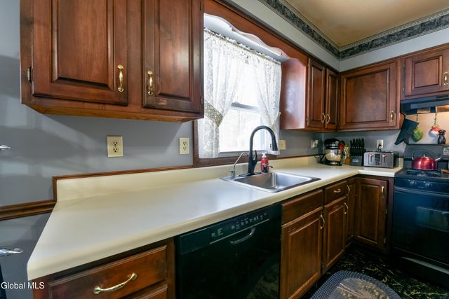 1 Brookline Drive, Clifton Park, NY 12065