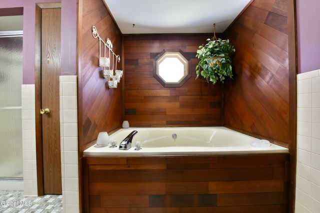 1 Brookline Drive, Clifton Park, NY 12065