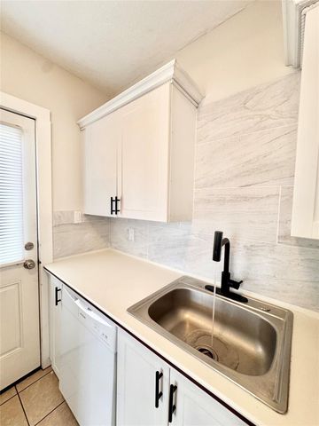 629 E 11th Street 1, Houston, TX 77008