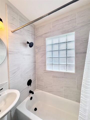 629 E 11th Street 1, Houston, TX 77008