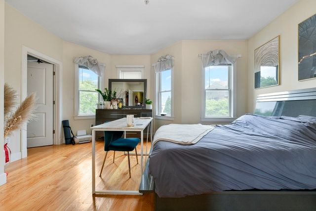 327 W Broadway 2, Boston, MA 02127