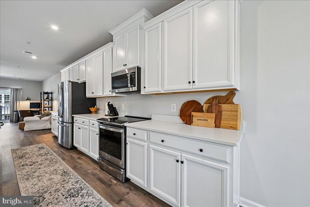 10518 JIM LOVELL LN, Lanham, MD 20706