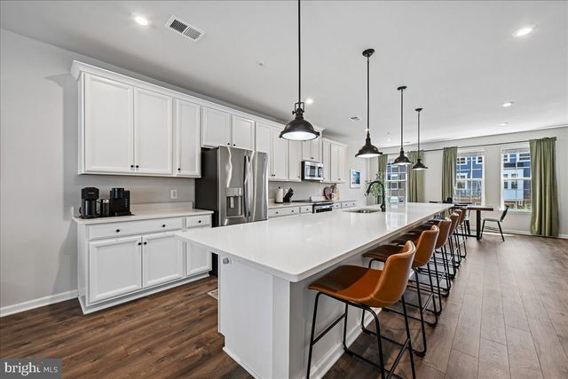 10518 JIM LOVELL LN, Lanham, MD 20706