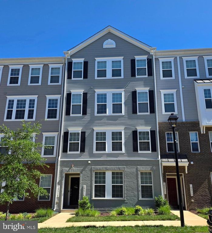 10518 JIM LOVELL LN, Lanham, MD 20706