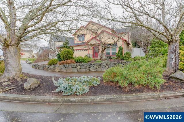 4374 Log Dr NE, Salem, OR 97305