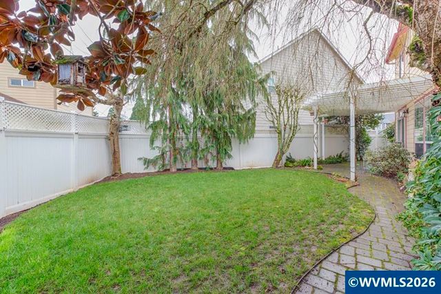 4374 Log Dr NE, Salem, OR 97305