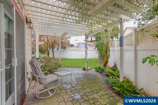 4374 Log Dr NE, Salem, OR 97305