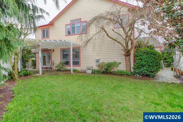 4374 Log Dr NE, Salem, OR 97305