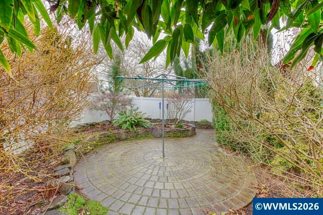 4374 Log Dr NE, Salem, OR 97305