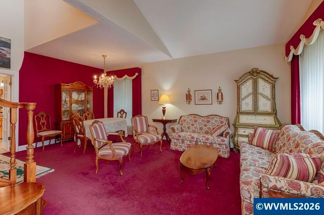 4374 Log Dr NE, Salem, OR 97305