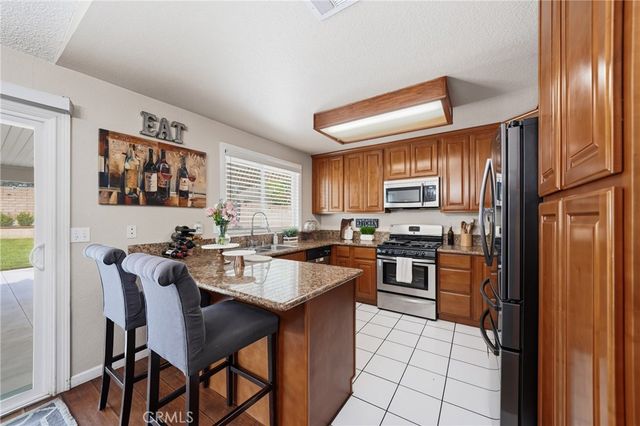 2395 W Chatka Lane, San Bernardino, CA 92410