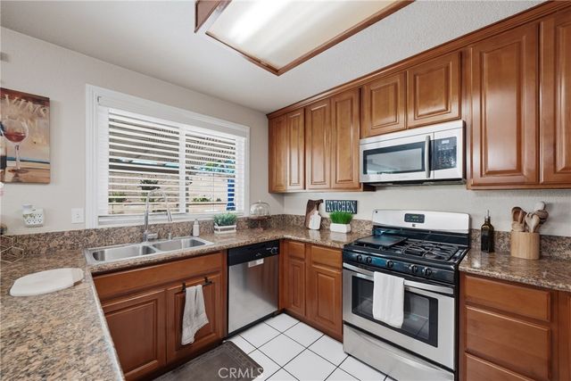 2395 W Chatka Lane, San Bernardino, CA 92410