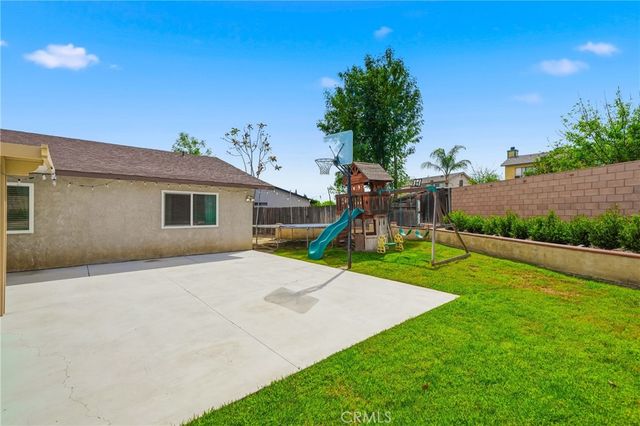 2395 W Chatka Lane, San Bernardino, CA 92410