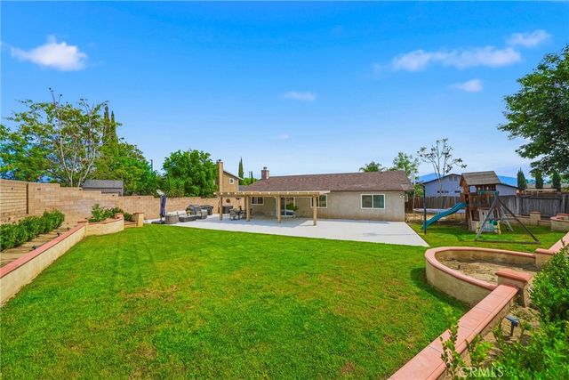 2395 W Chatka Lane, San Bernardino, CA 92410