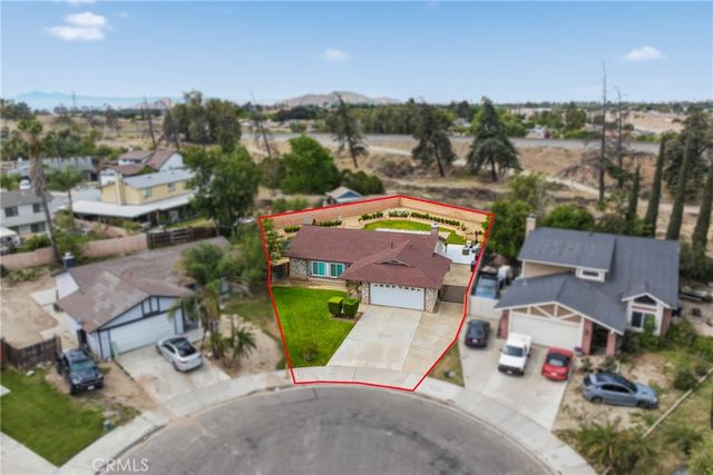 2395 W Chatka Lane, San Bernardino, CA 92410